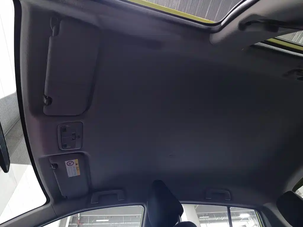 Toyota Yaris L 2017 — фото 14