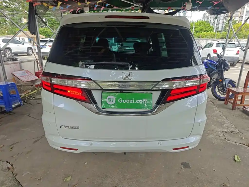 Honda Odyssey 2016 — фото 6