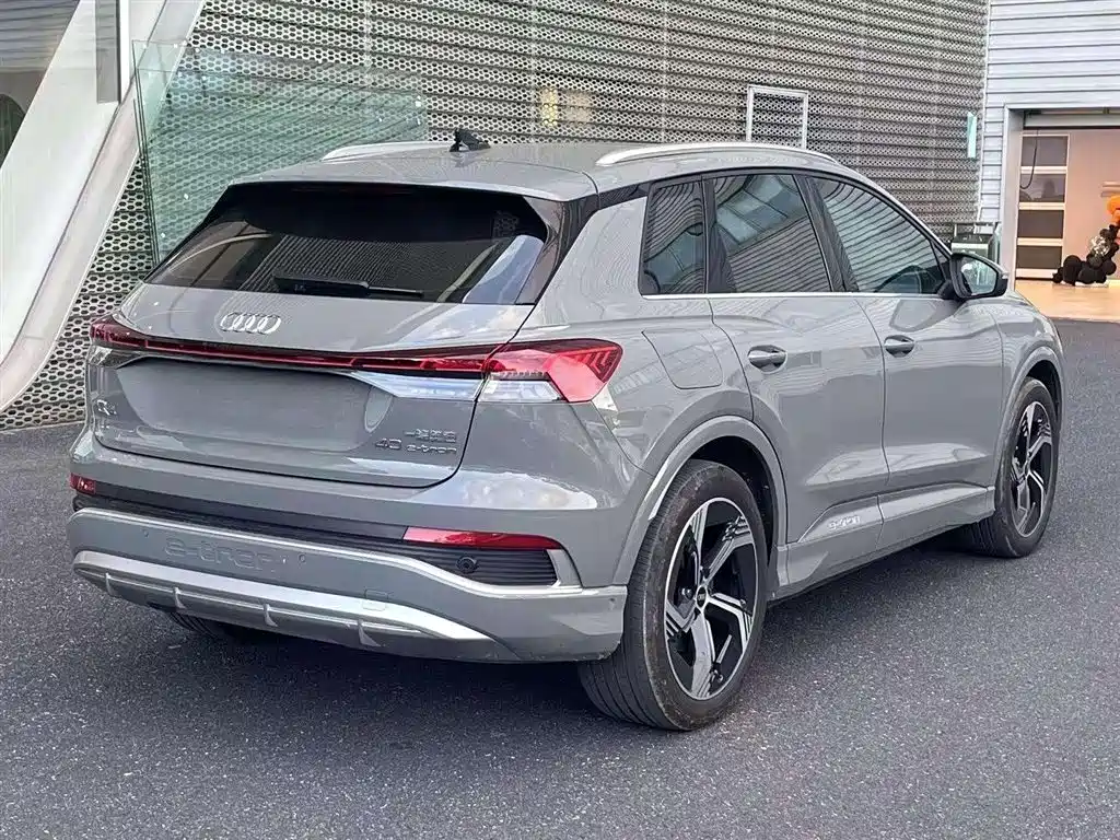 Audi Q4 E-Tron 2024 — фото 5