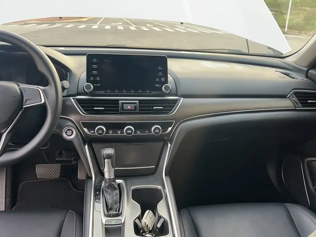 Honda Accord 2020 — фото 12