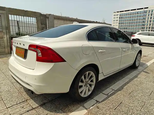 Volvo S60 2015