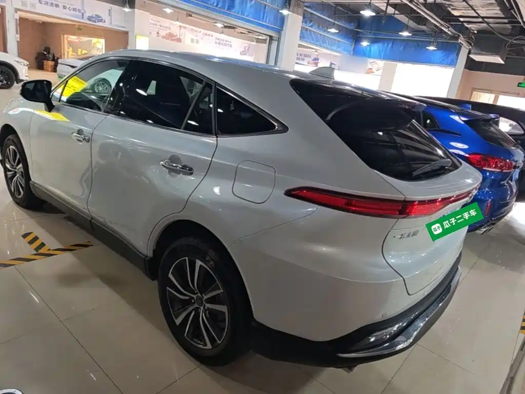 Toyota Harrier 2023 — фото 5
