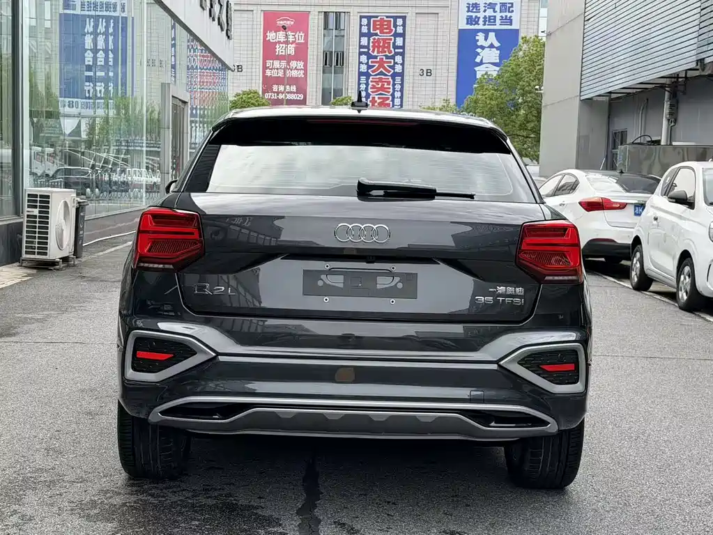 Audi Q2L 2022 — фото 11