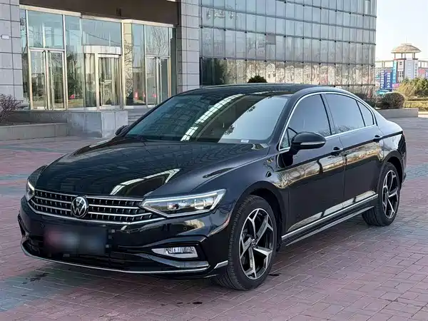 Volkswagen Magotan 2025