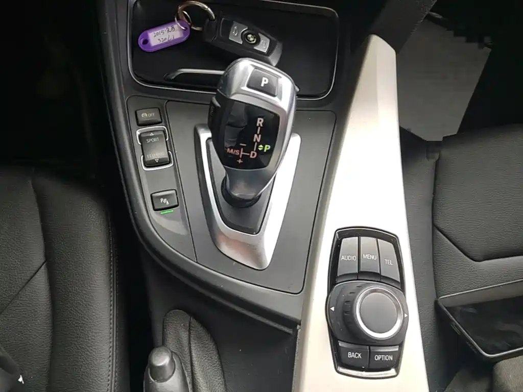 BMW 3 Series 2015 — фото 14