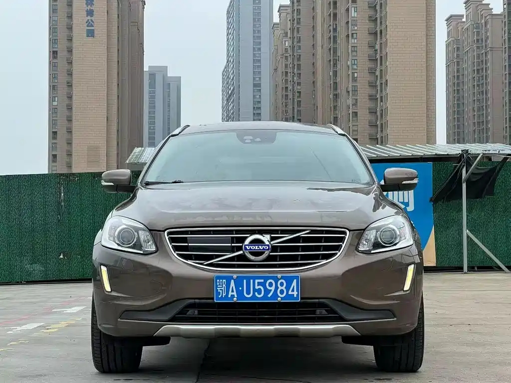 Volvo XC60 2017 — фото 2