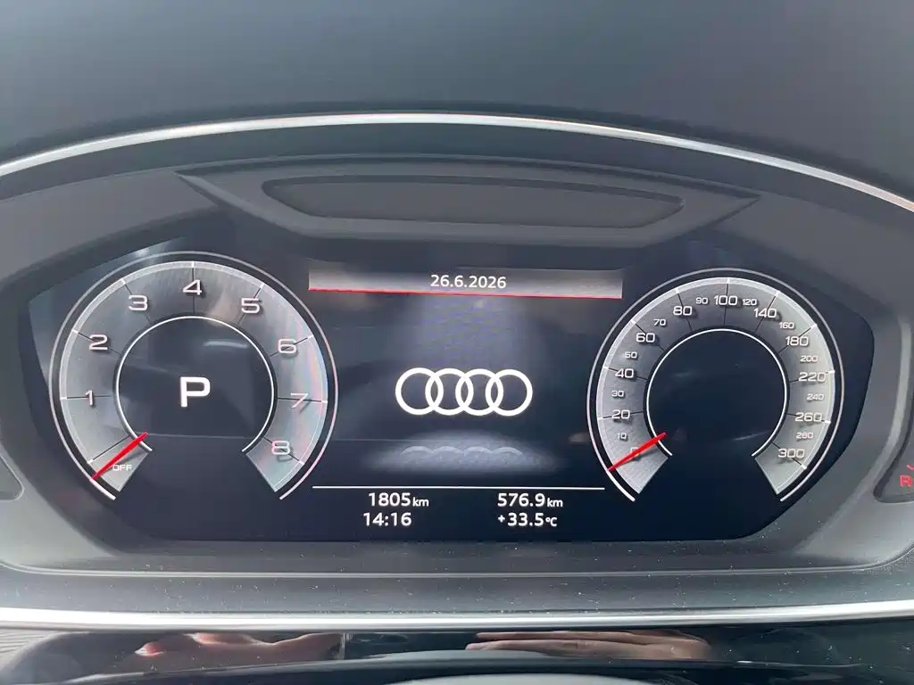 Audi A8 2025 — фото 12