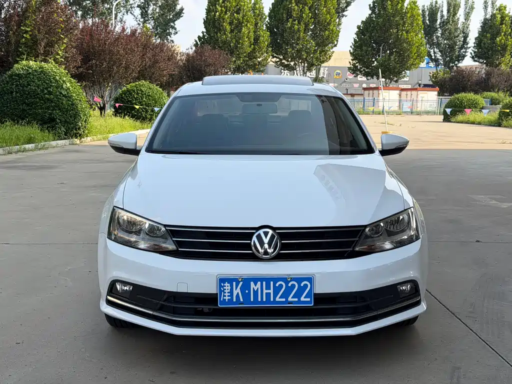 Volkswagen Sagitar 2016