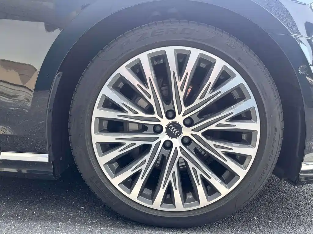 Audi A8 2025 — фото 16