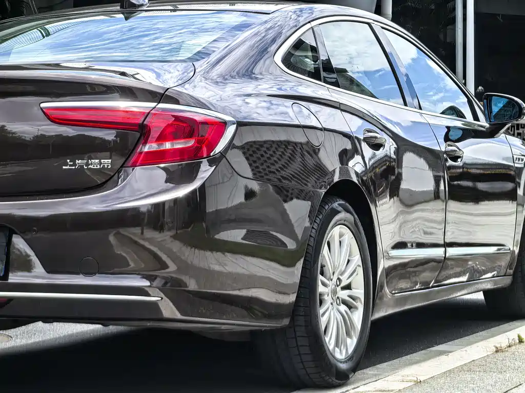 Buick LaCrosse 2017 — фото 16