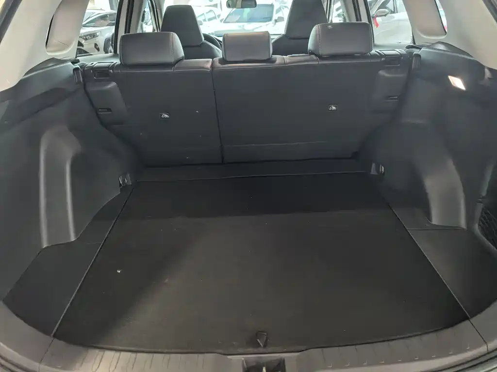 Toyota RAV4 2023 — фото 12