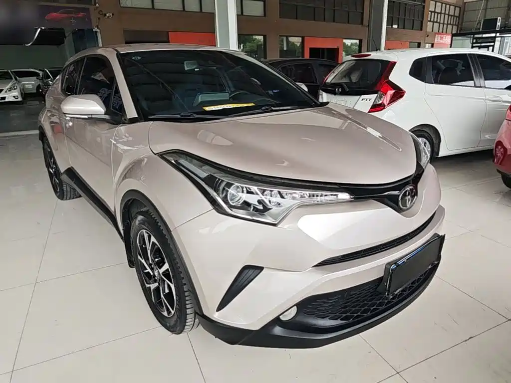 Toyota C-HR 2019 — фото 4