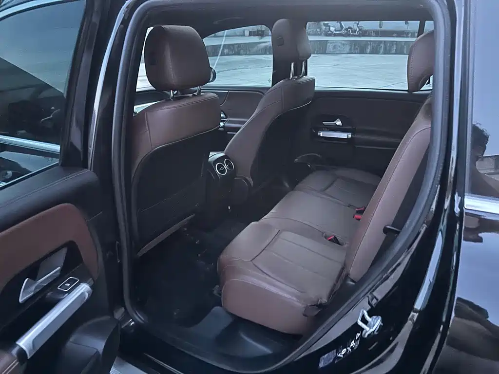 Mercedes-Benz GLB 2023