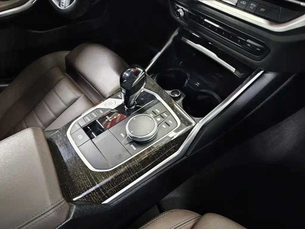 BMW 3 Series 2023 — фото 15