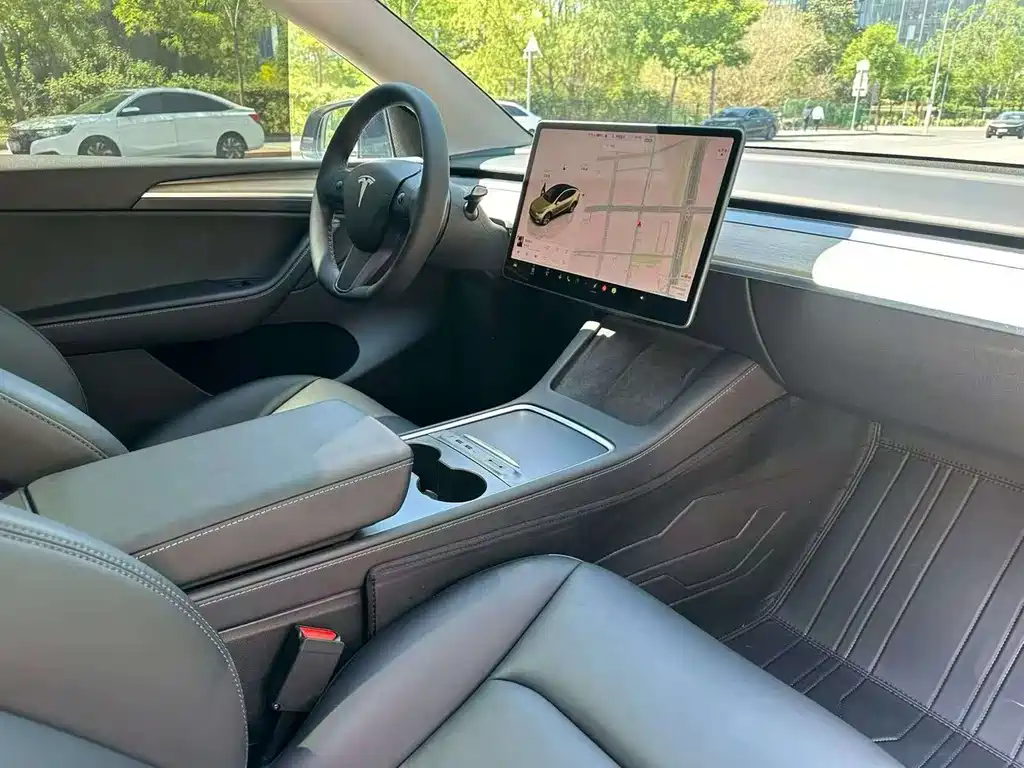 Tesla Model Y 2023 — фото 10