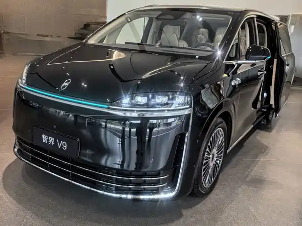 Luxeed V9 2026