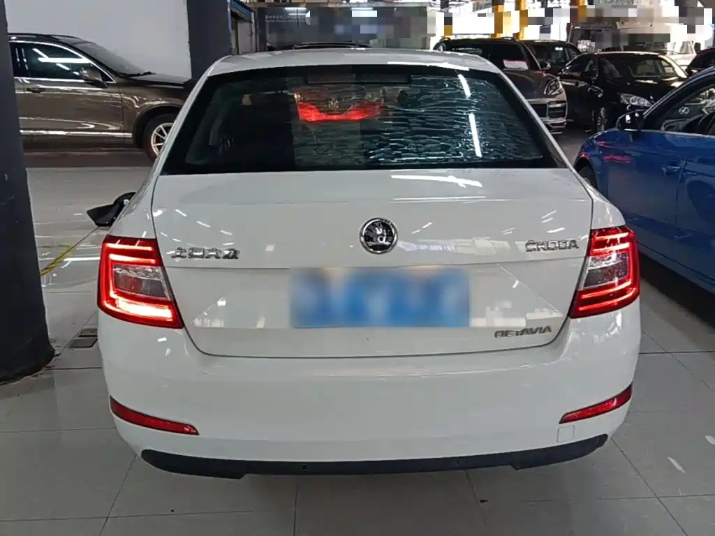 Skoda Octavia 2016 — фото 6