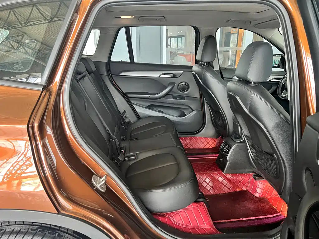 BMW X1 2016 — фото 12