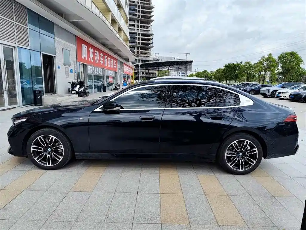 BMW 5 Series 2024