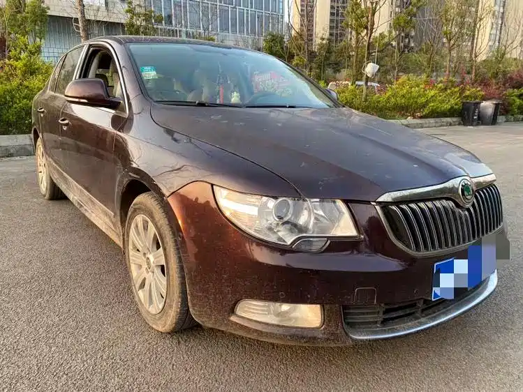 Skoda Superb 2012 — фото 3