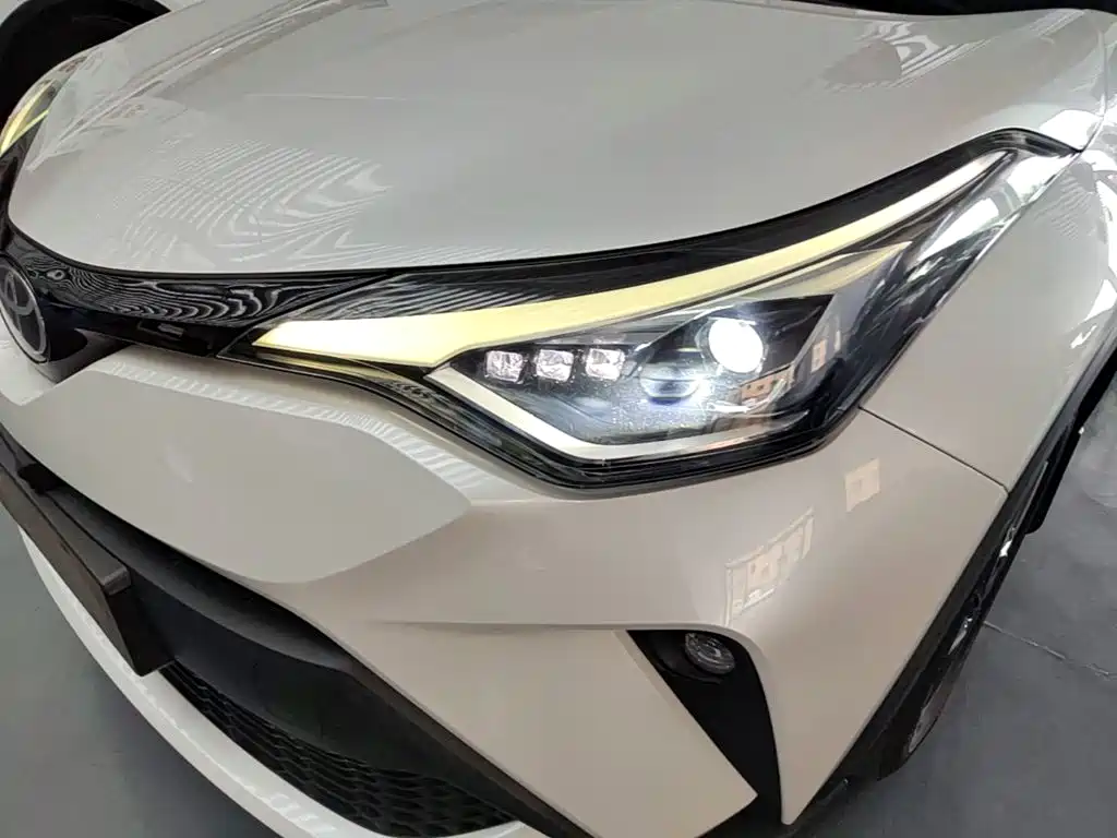 Toyota C-HR 2021 — фото 24