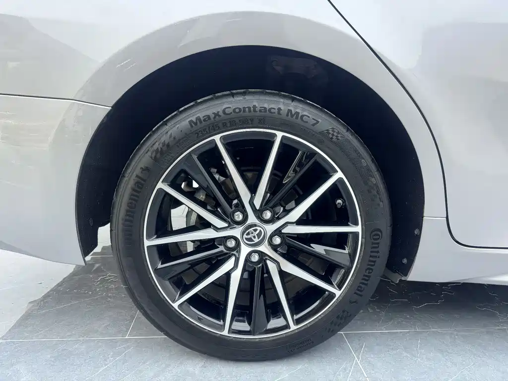 Toyota Camry 2022 — фото 15