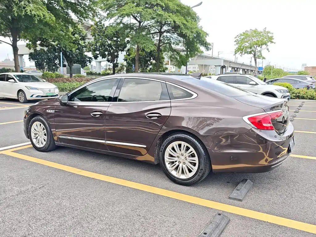 Buick LaCrosse 2018 — фото 22