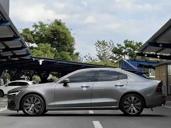 Volvo S60 2021