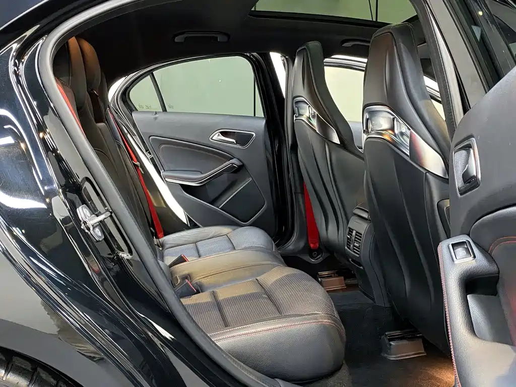 Mercedes-Benz A-Class AMG 2018 — фото 8