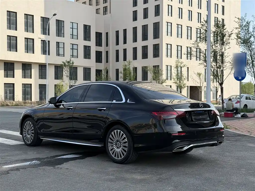 Mercedes-Benz E-Class 2020 — фото 11