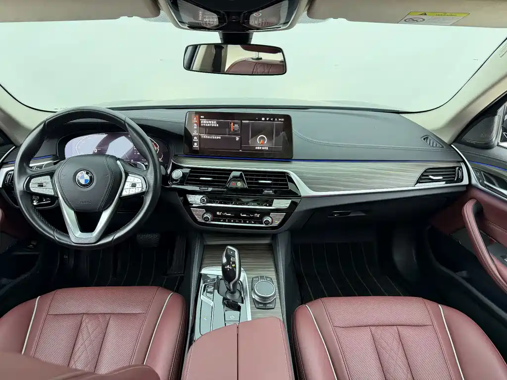 BMW 5 Series 2023 — фото 12