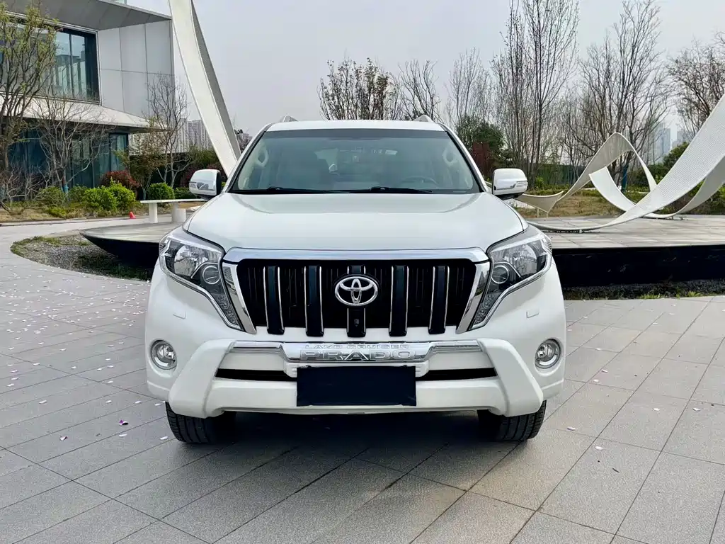Toyota Prado 2014 — фото 2