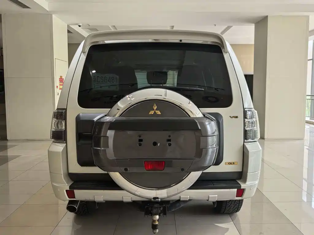 Mitsubishi Pajero 2015 — фото 14