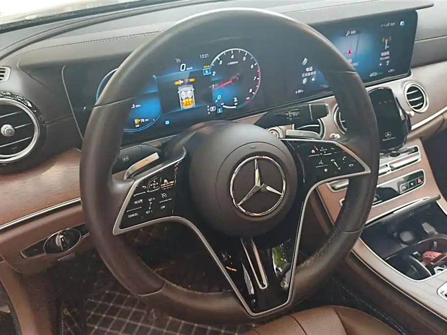 Mercedes-Benz E-Class 2023 — фото 15