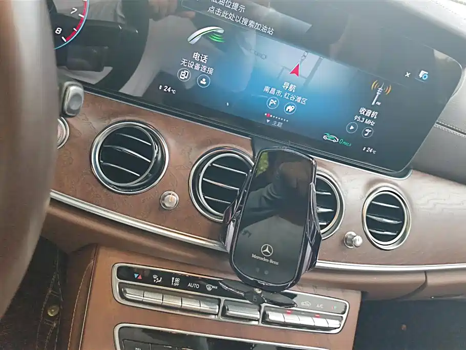 Mercedes-Benz E-Class 2023 — фото 13
