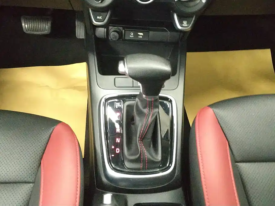 Kia KX Cross 2019 — фото 16