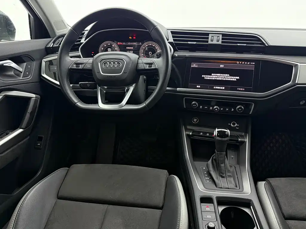 Audi Q3 2023 — фото 10