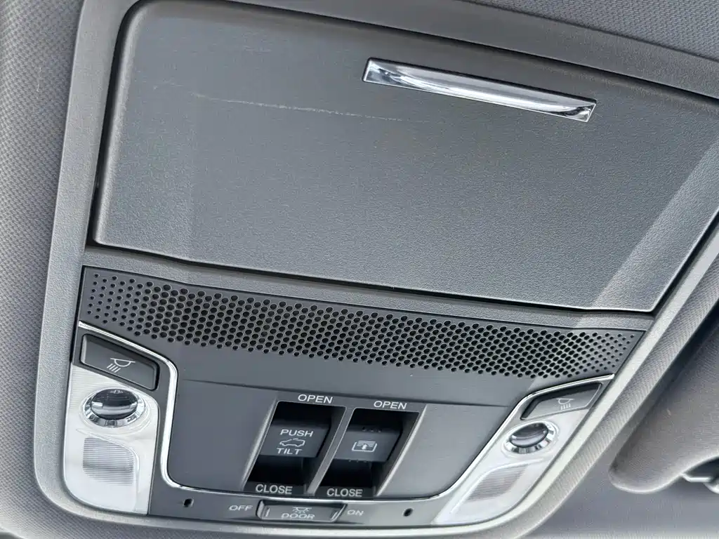 Honda UR-V 2017 — фото 25