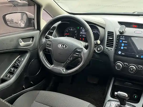 Kia K3 2016