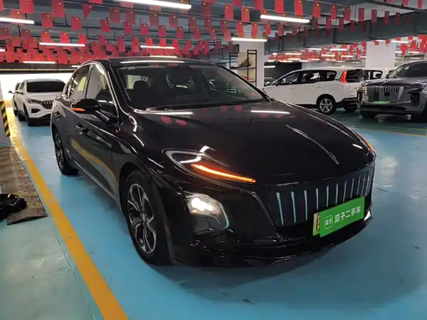 Hongqi E-QM5 2022