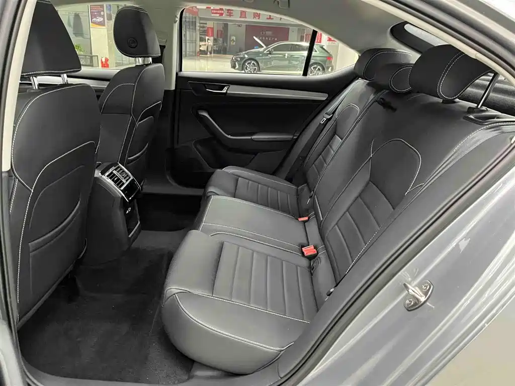 Skoda Superb 2024 — фото 14