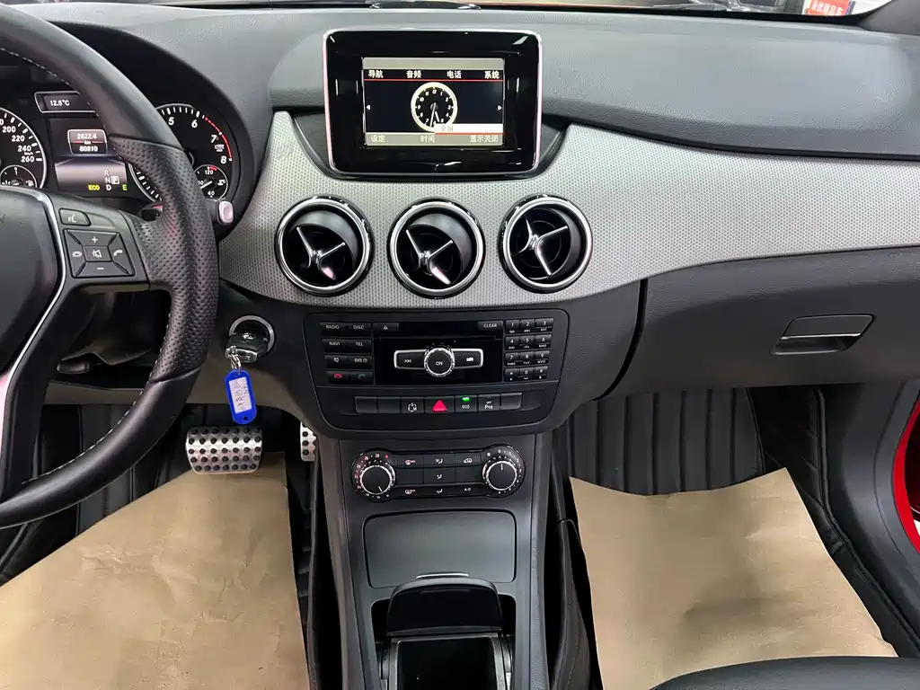Mercedes-Benz B-Class 2015 — фото 14