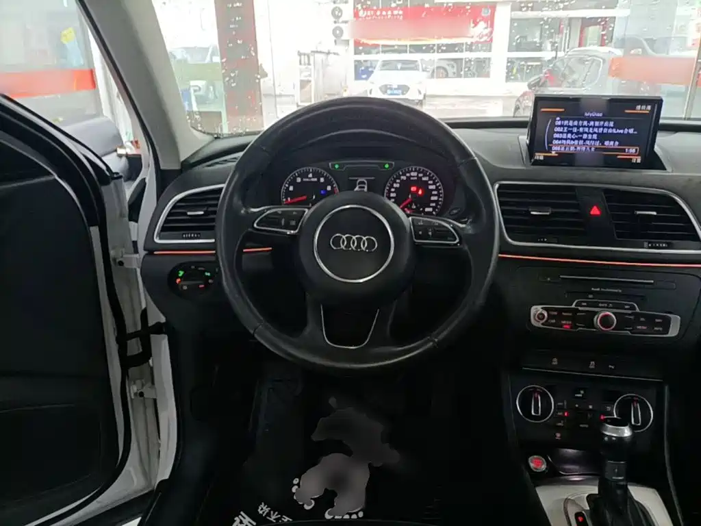 Audi Q3 2017 — фото 11