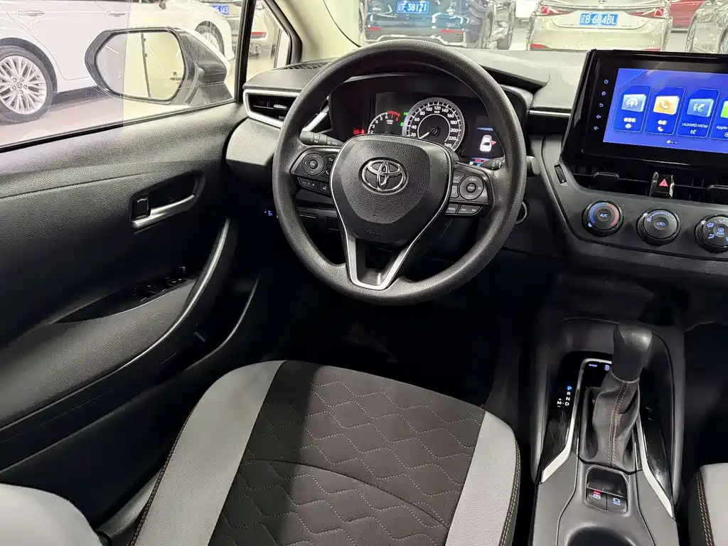 Toyota Corolla 2023 — фото 10