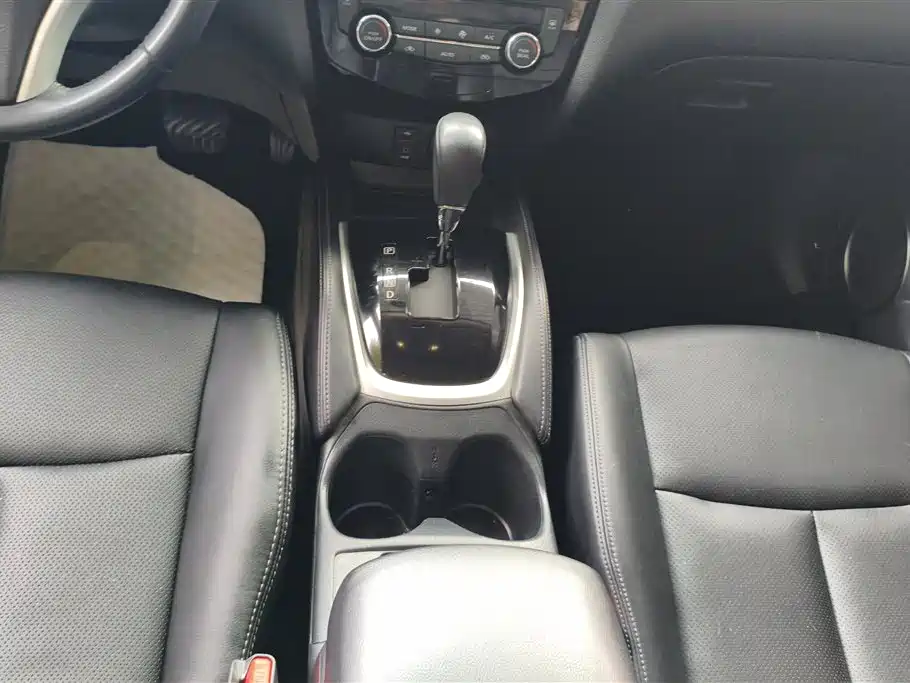 Nissan X-Trail 2015 — фото 16