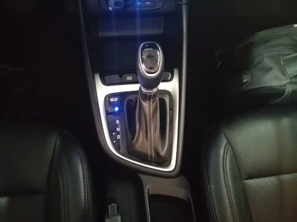 Hyundai Elantra 2019 — фото 14