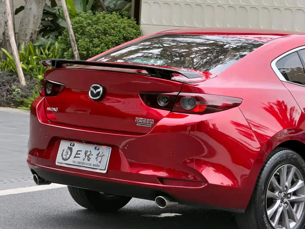 Mazda 3 Axela 2019 — фото 18