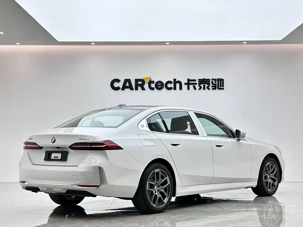 BMW 5 Series 2024