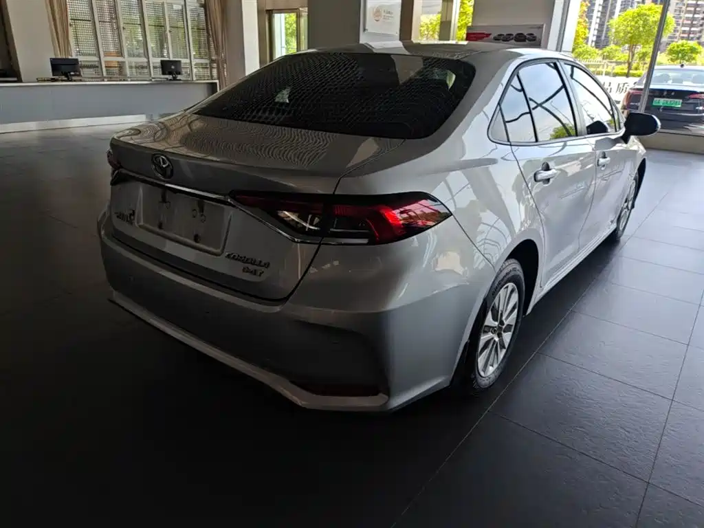 Toyota Corolla 2019 — фото 12