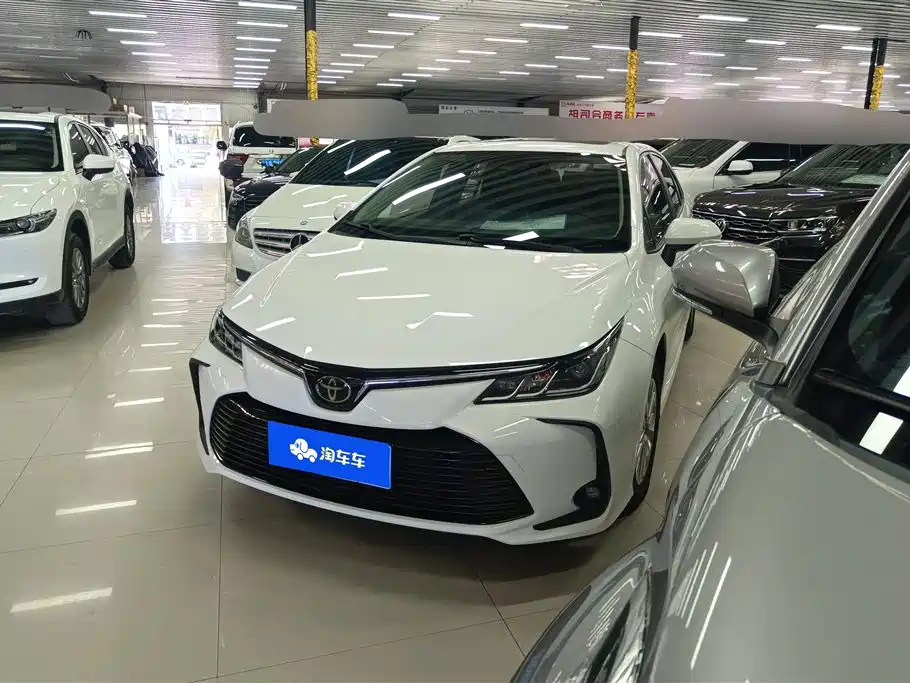 Toyota Corolla 2020 — фото 1